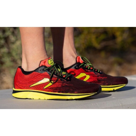 NEWTON Running Race GRAVITY 10 Shoes Red Black Colorway Mens 9.5 Fast Ship - Picture 9 of 12